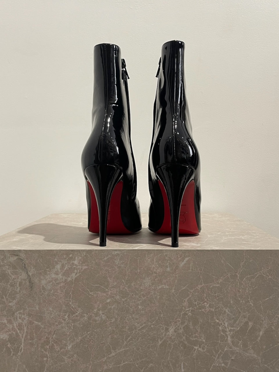 Bottines Christian Louboutin noires T.37,5