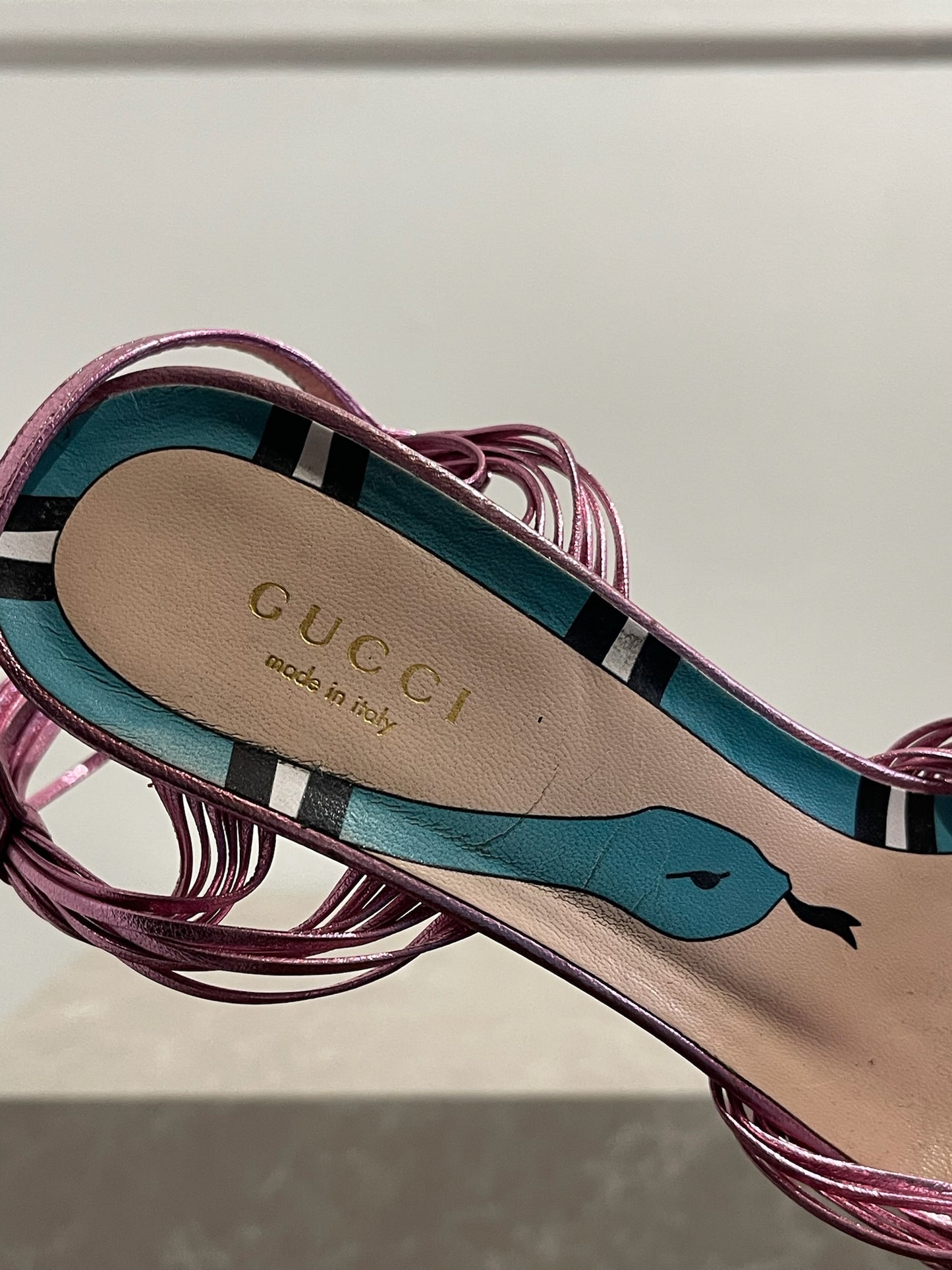 Sandales Gucci roses T.38
