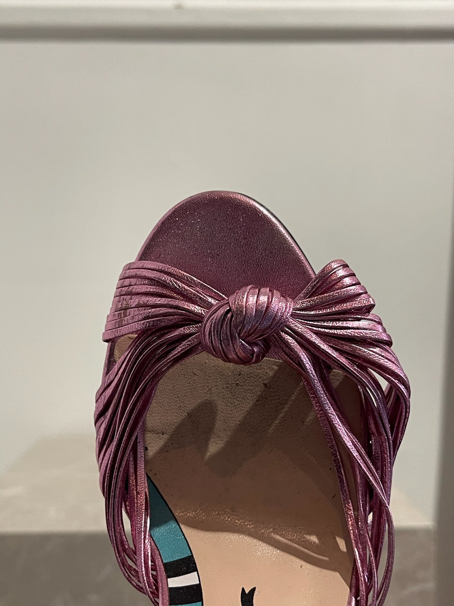 Sandales Gucci roses T.38
