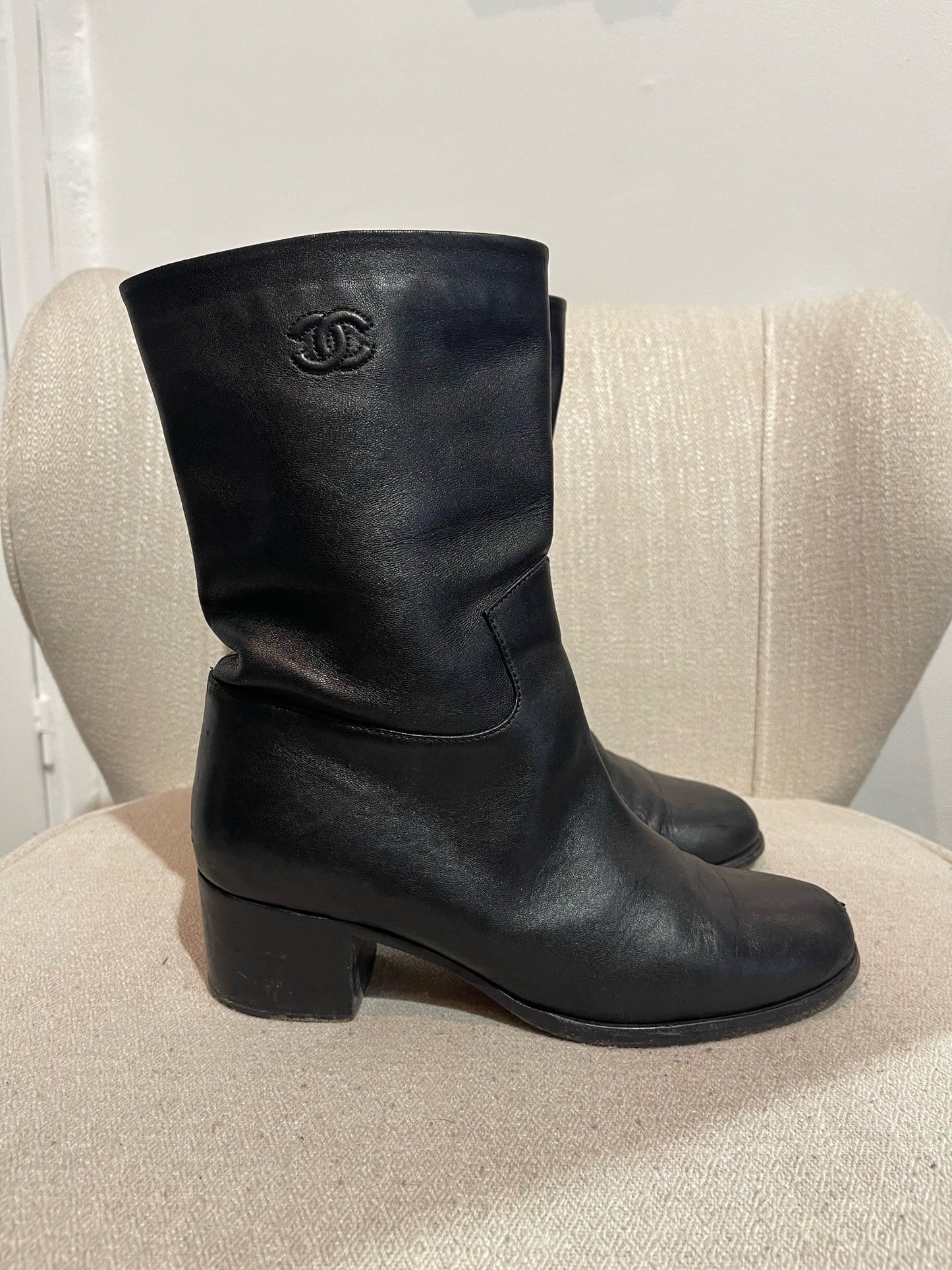 Bottines Chanel noires T.38