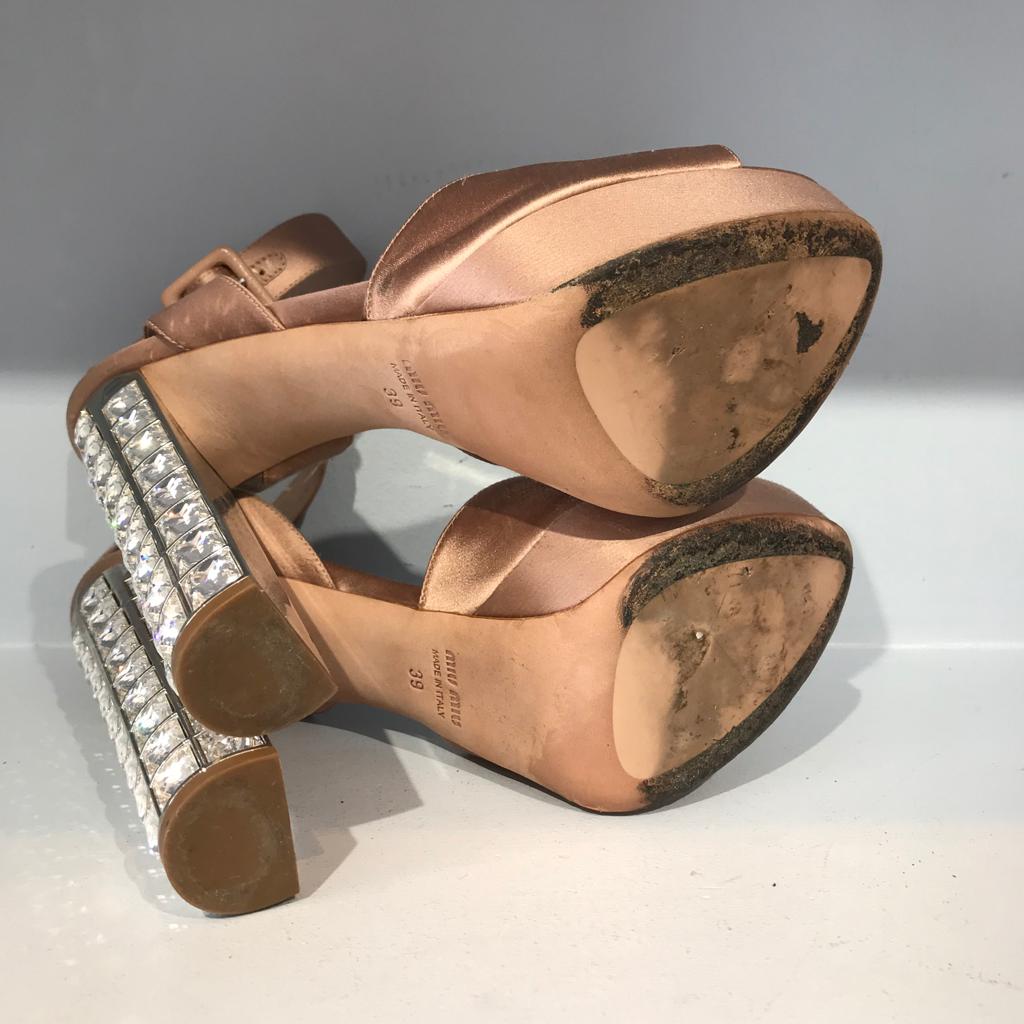 Sandales Miu Miu nude T.39