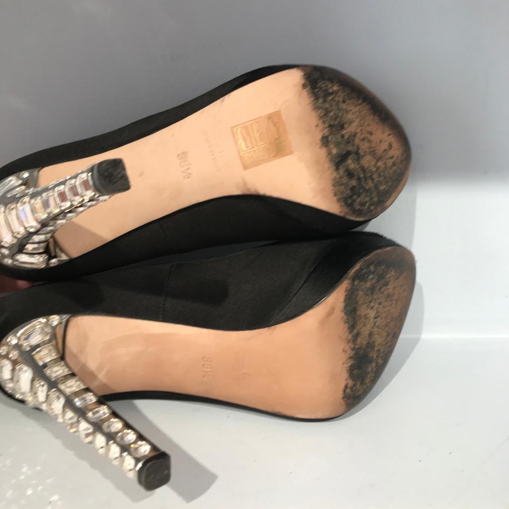 Escarpins Miu Miu noirs T.38,5