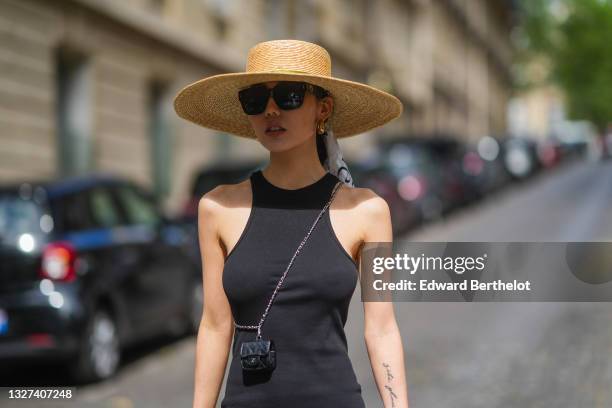 Chapeau Chanel en paille T.L NEUF