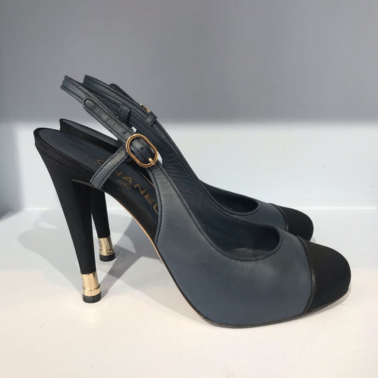 Escarpins Chanel bleus T.39,5