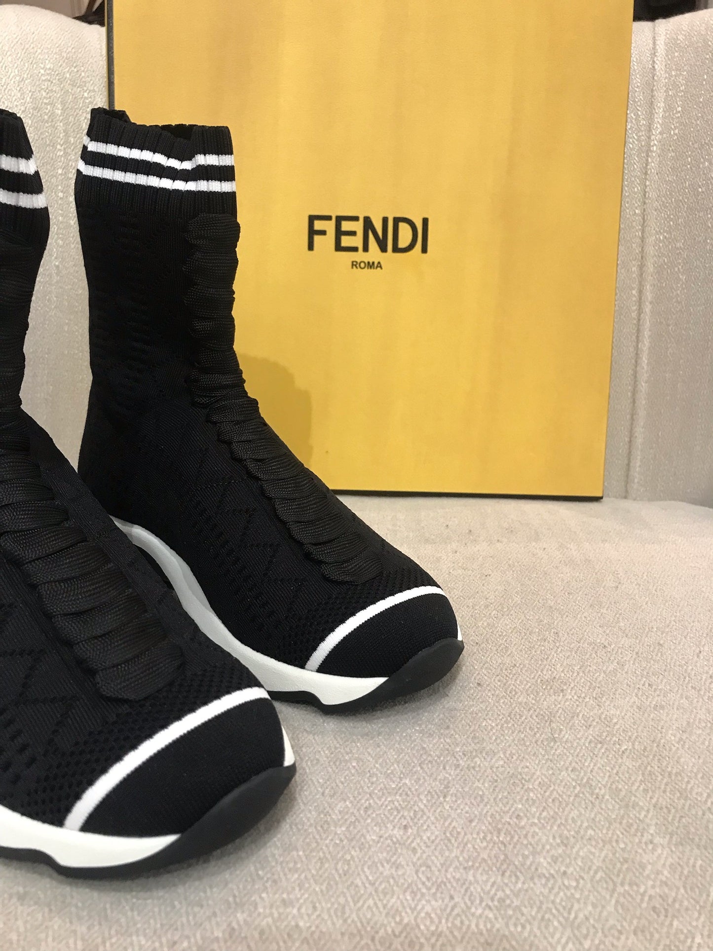 Baskets Fendi T.35 Neuves
