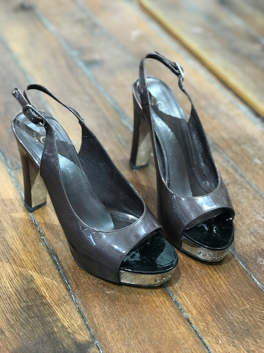 Escarpins Chanel gris T.35,5