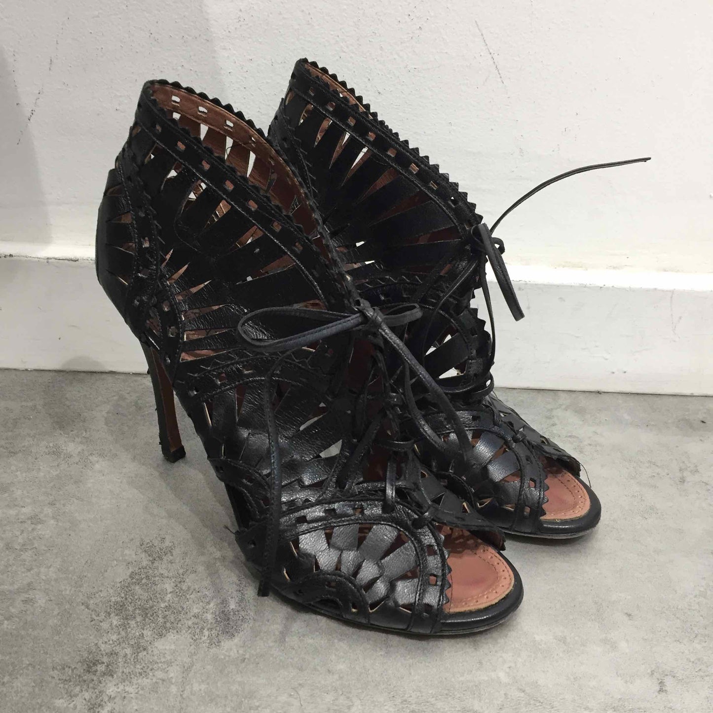 Sandales Alaia noires T.38,5