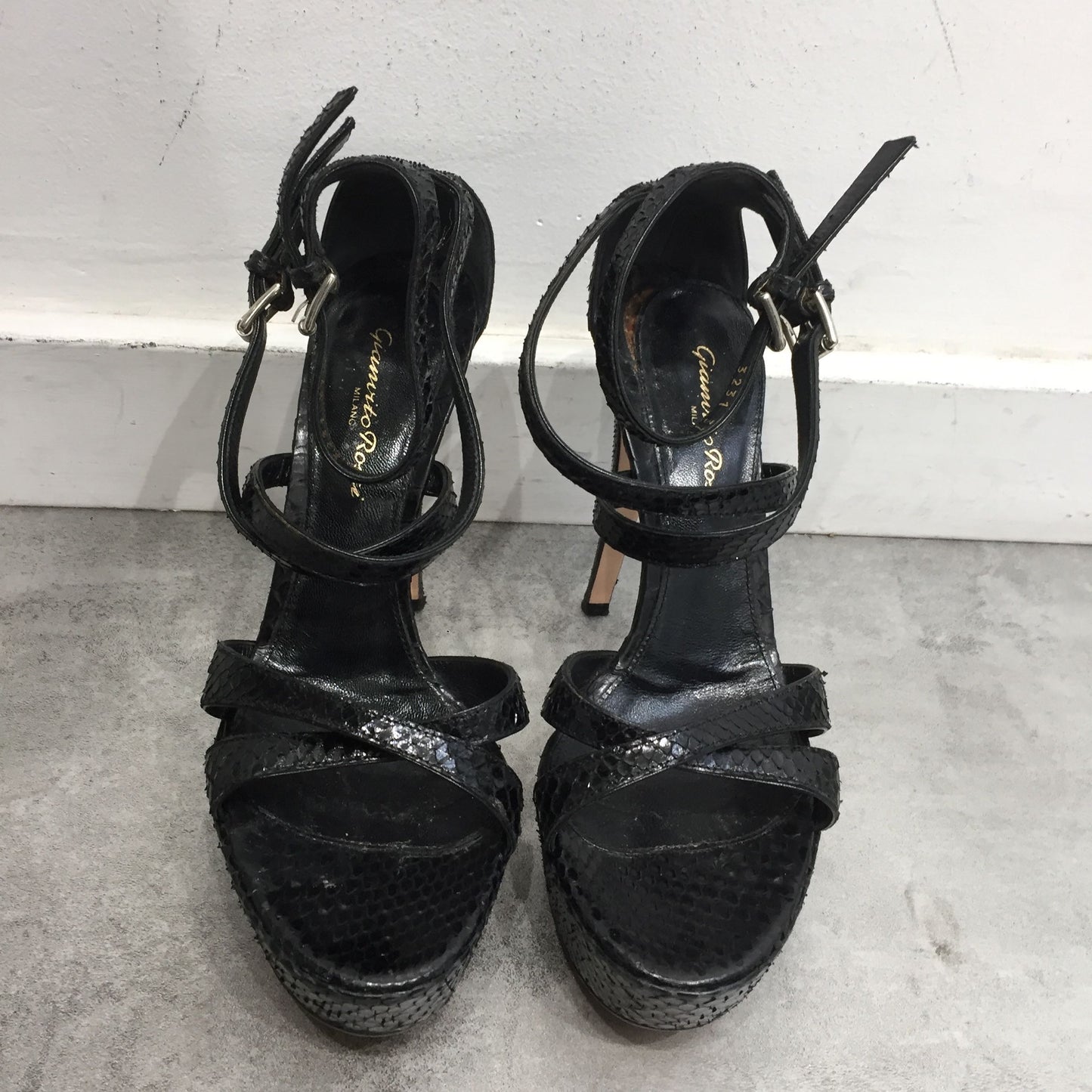 Sandales Gianvito Rossi Python T.37,5