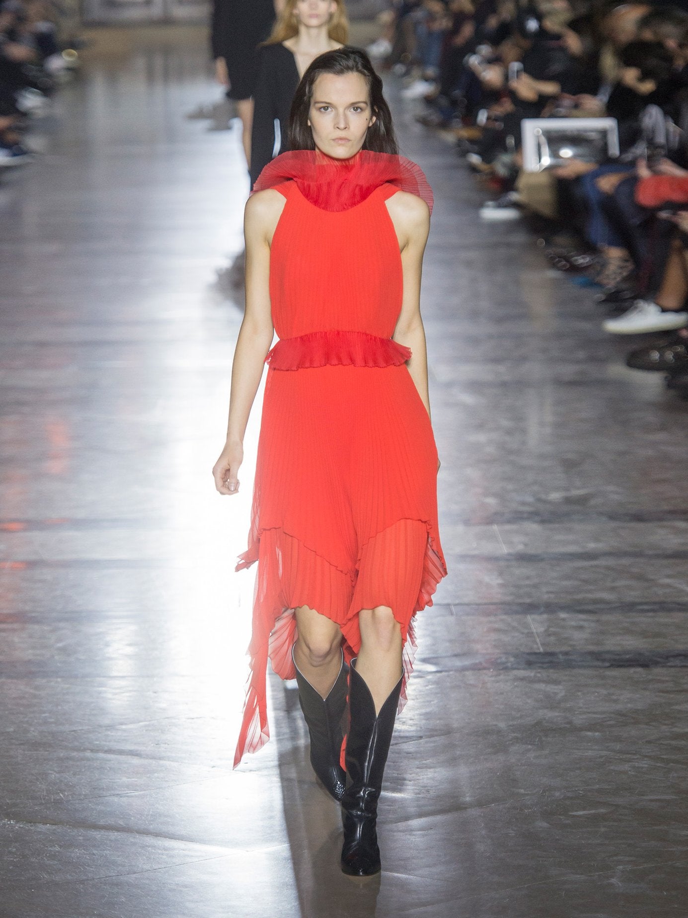 Robe Givenchy rouge T.36