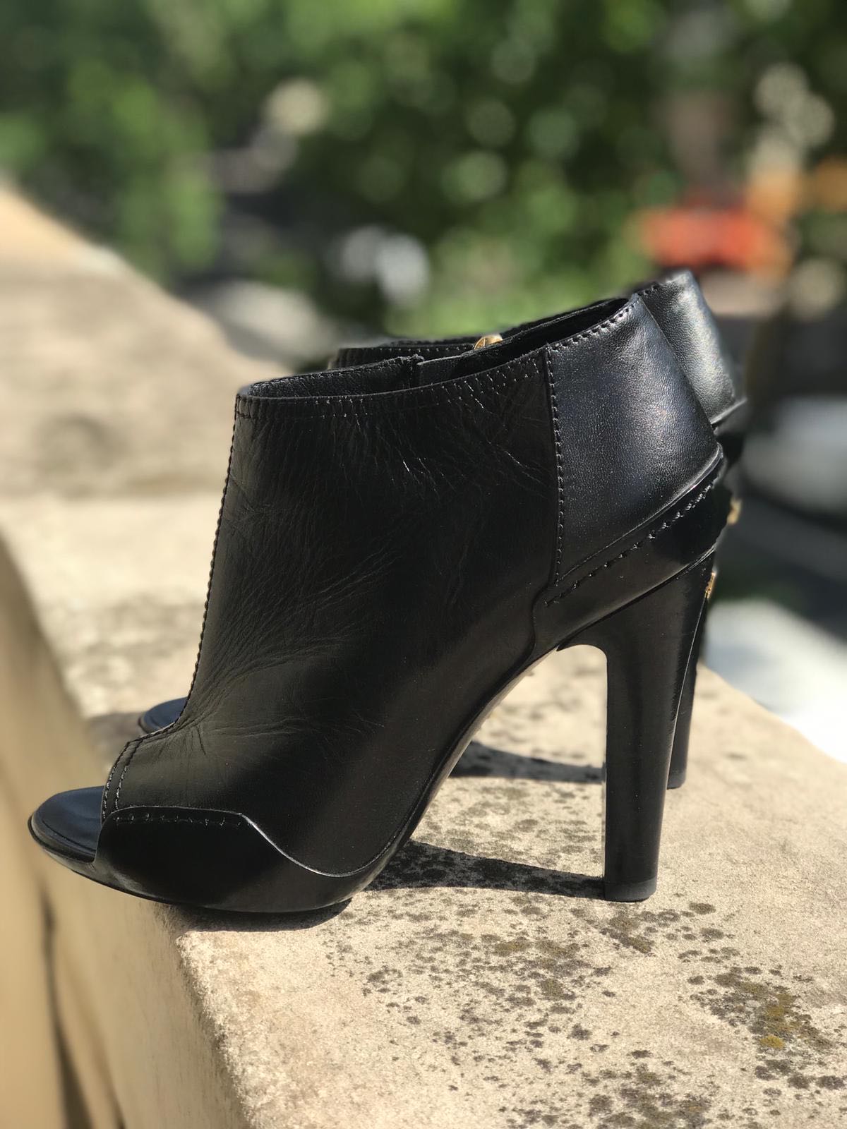 Boots Chanel noires T.36