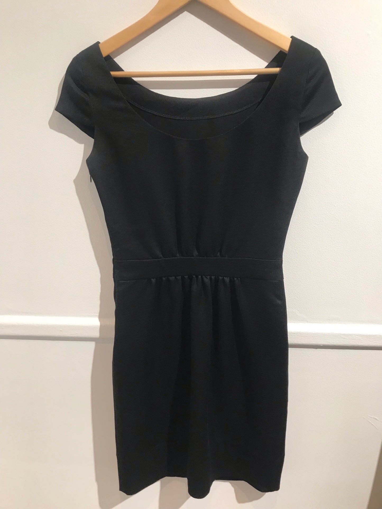 Robe Emporio Armani noire T.34
