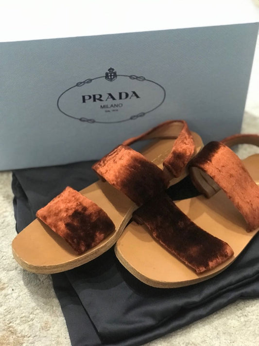 Sandales Prada velours T.36