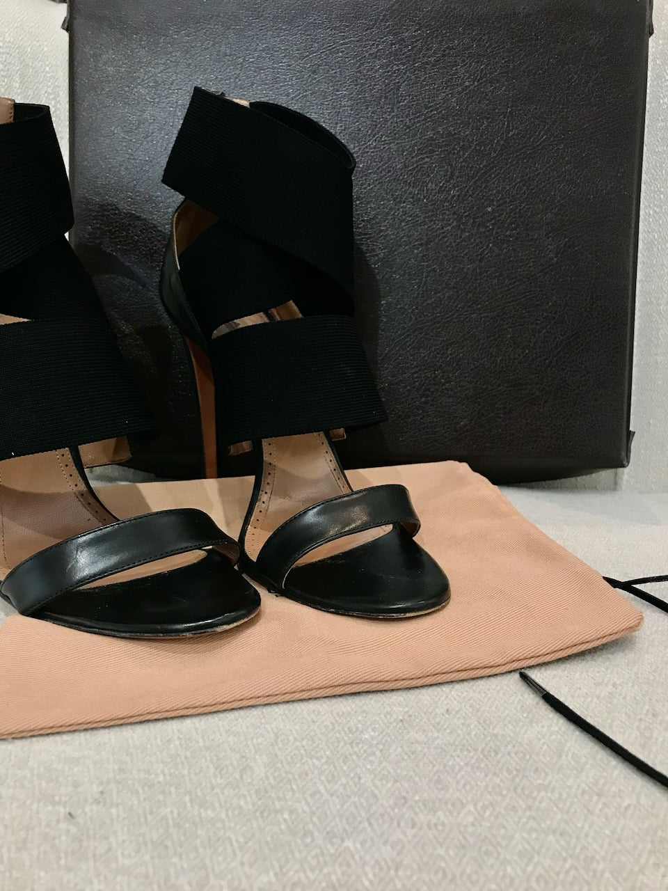 Sandales Alaia noires T.40