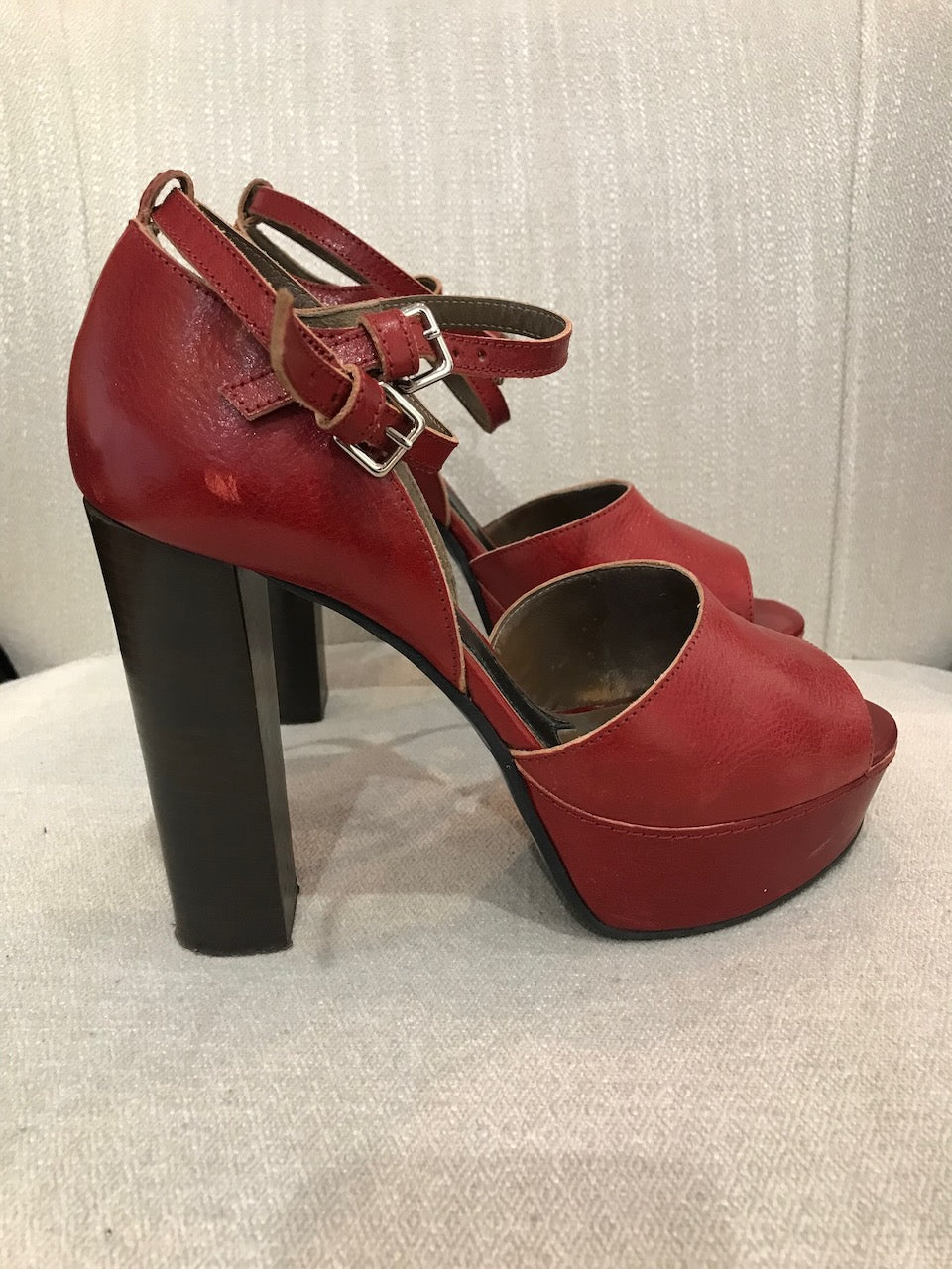 Sandales Marni rouges T.40