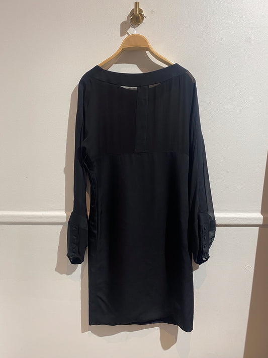 Robe Yves Saint Laurent noire T.38