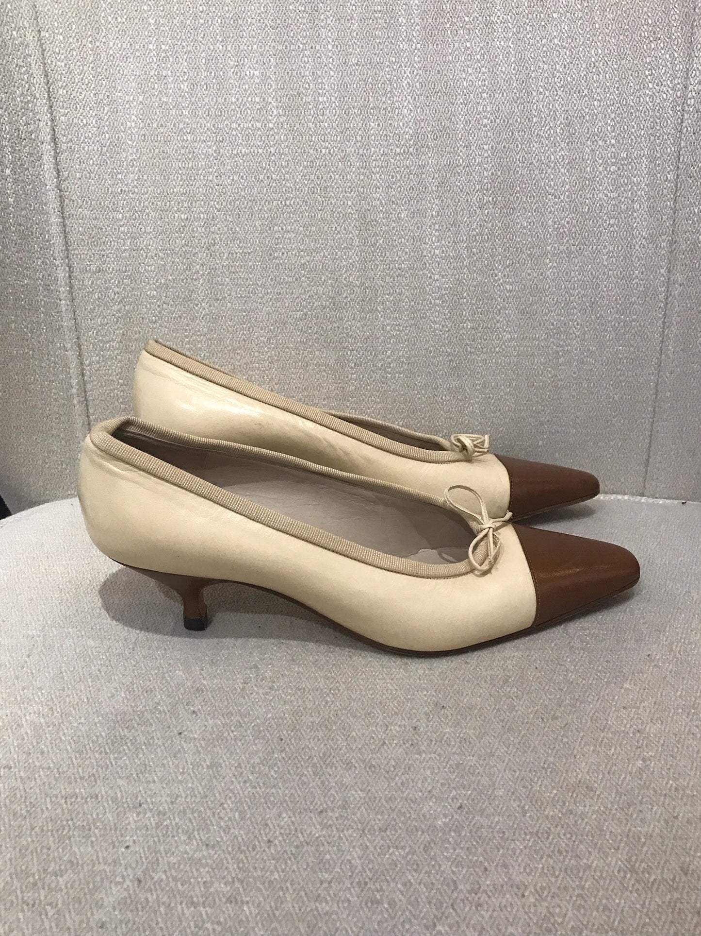 Escarpins Chanel beige T.37,5