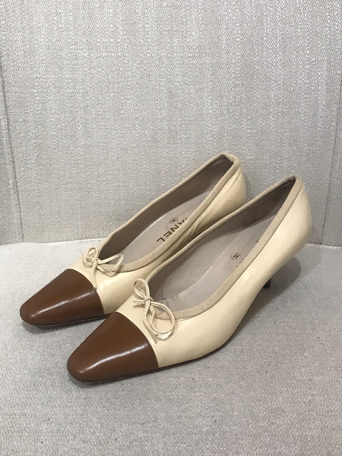 Escarpins Chanel beige T.37,5