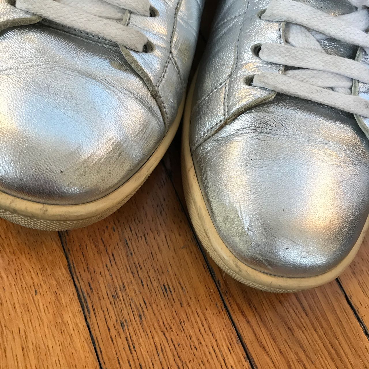 Baskets Saint Laurent argents T.36