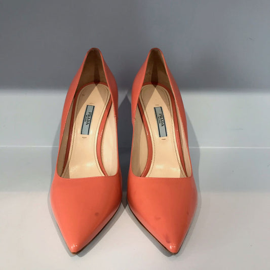 Escarpins Prada corail T.40,5