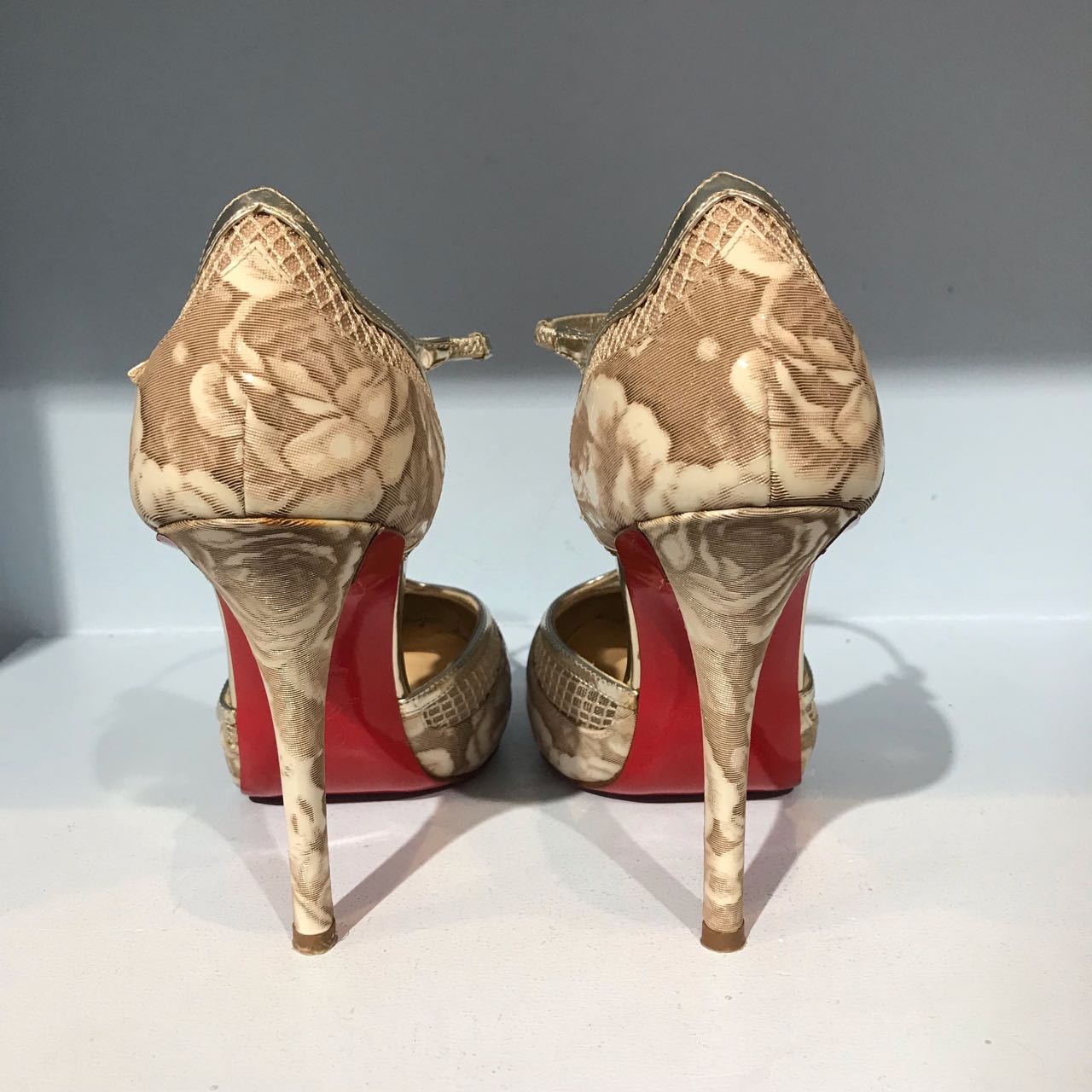 Escarpins Christian Louboutin T.37,5