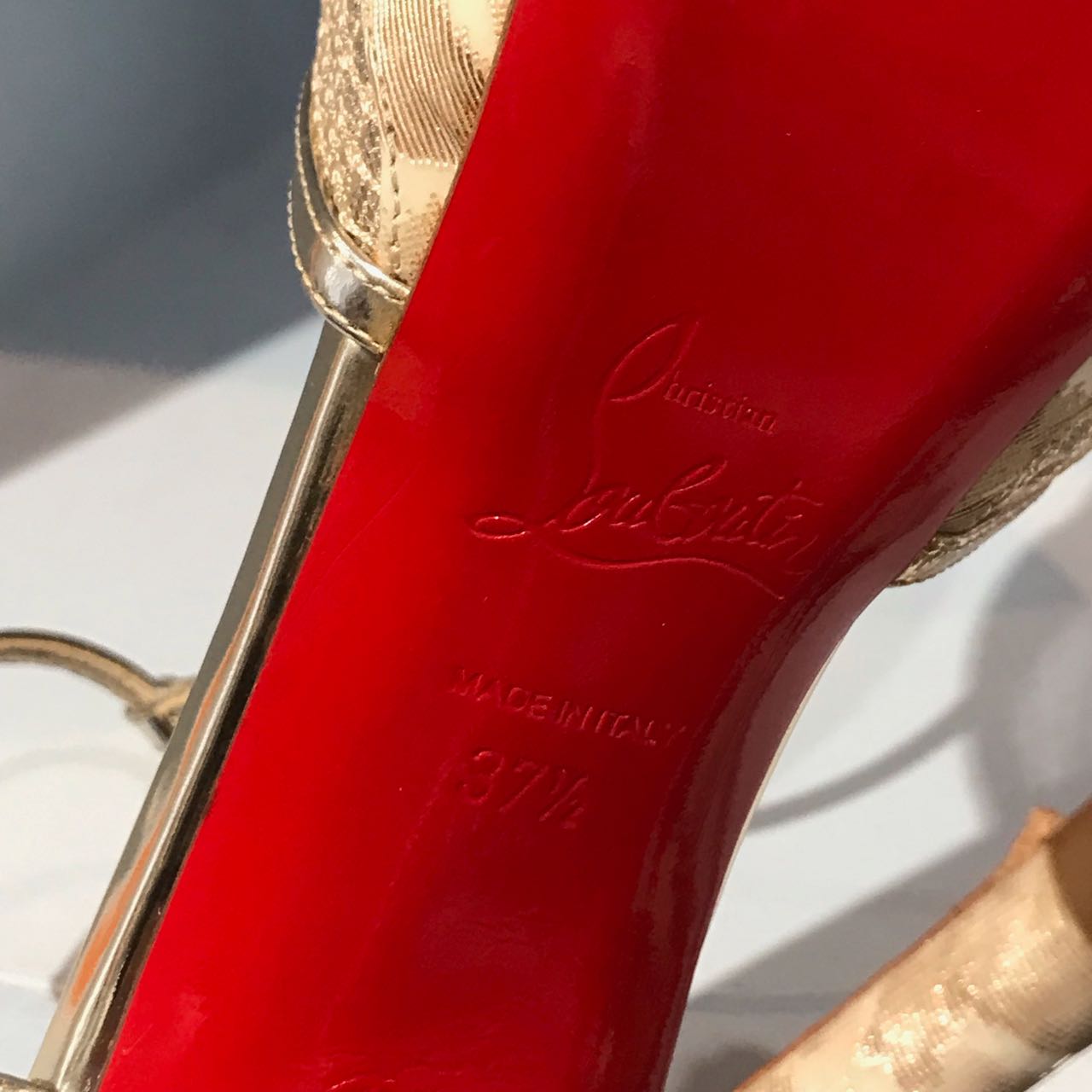 Escarpins Christian Louboutin T.37,5