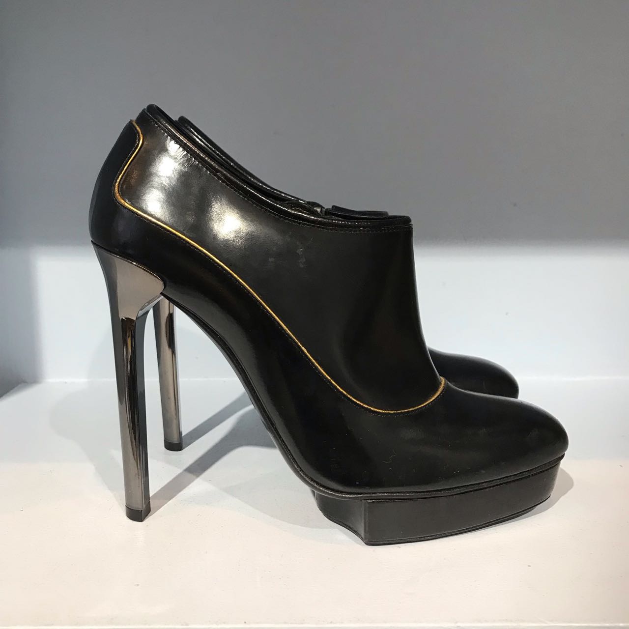 Boots Lanvin noires T.37