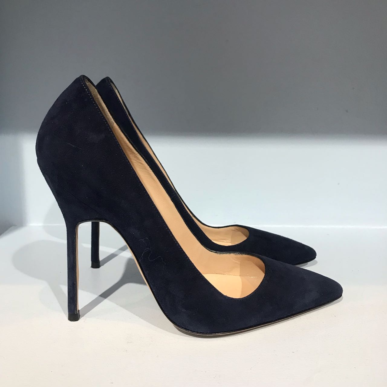 Escarpins Manolo Blahnik bleu marine T.35
