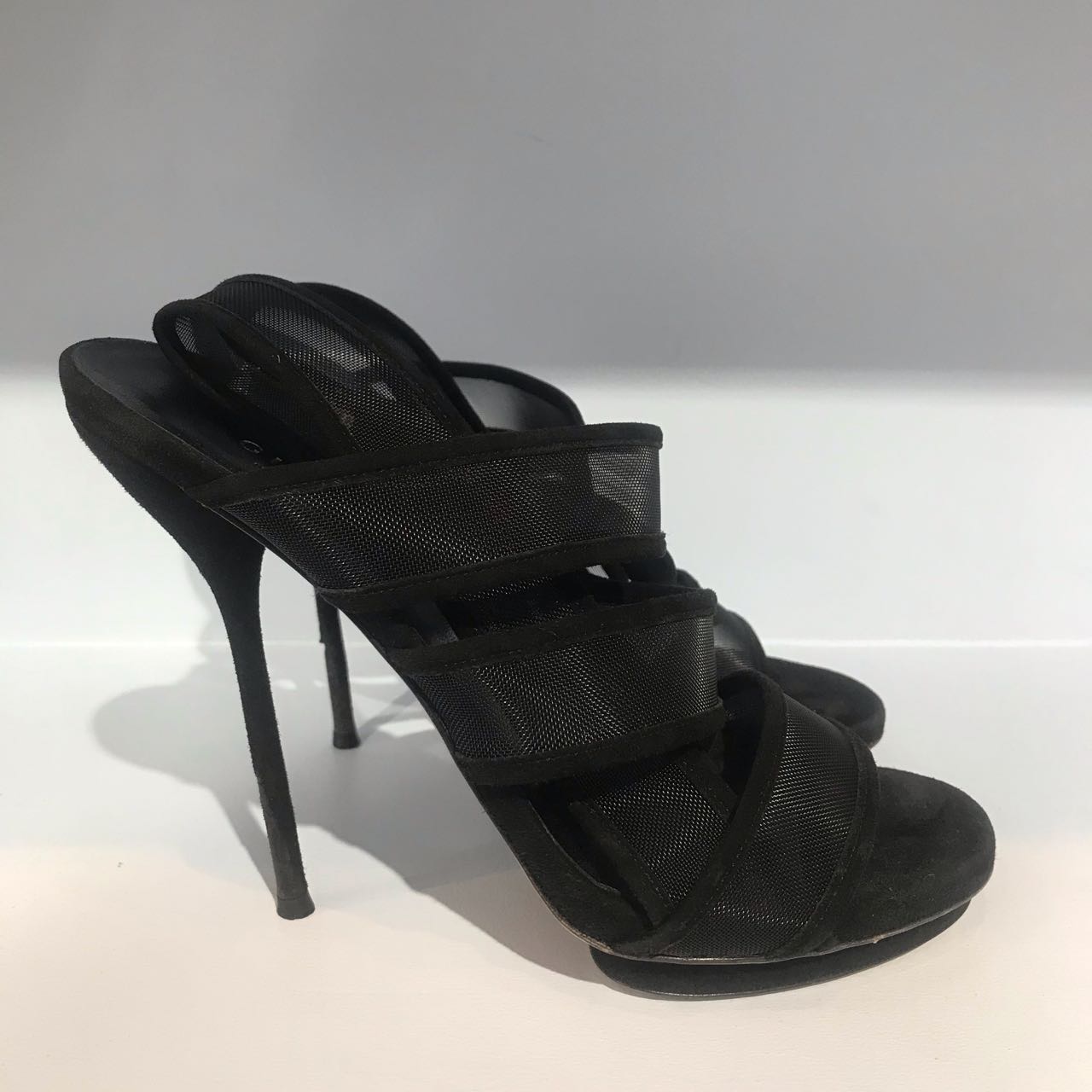 Sandales Gucci noires T.37,5