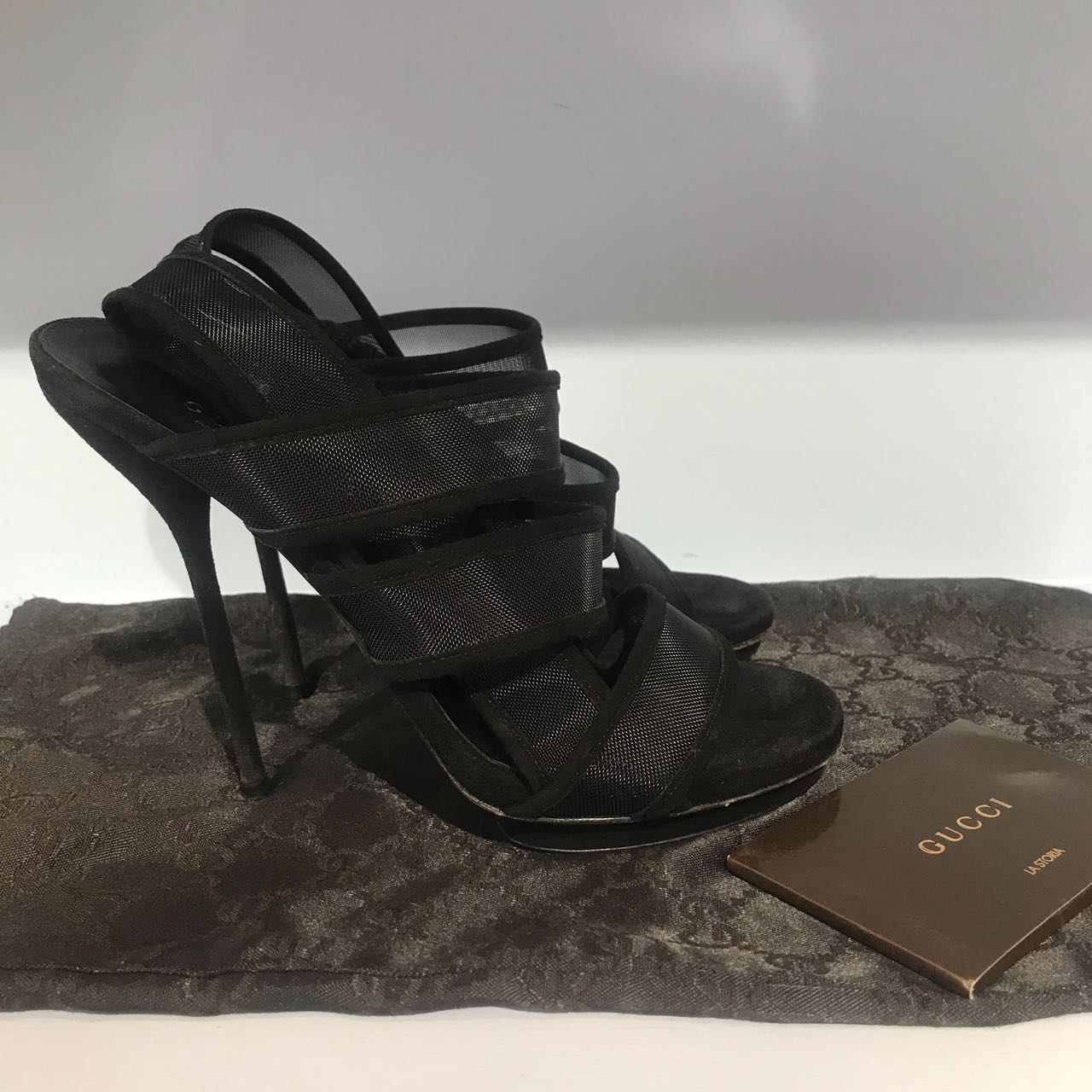 Sandales Gucci noires T.37,5