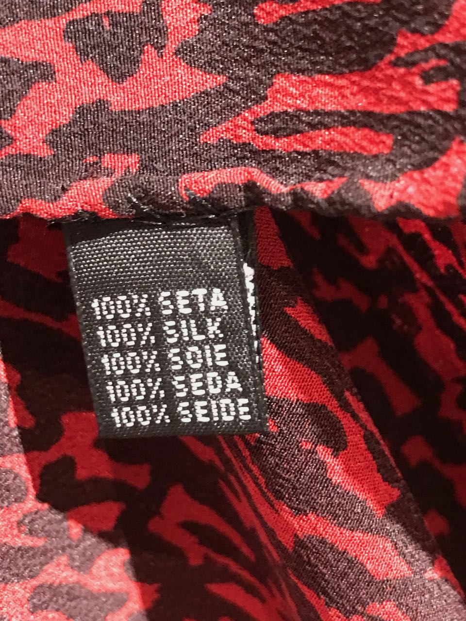 Foulard Saint Laurent rouge