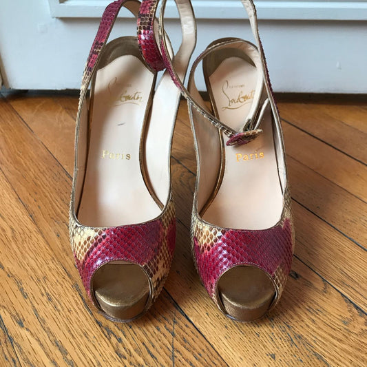 Escarpins Christian Louboutin python T.37,5