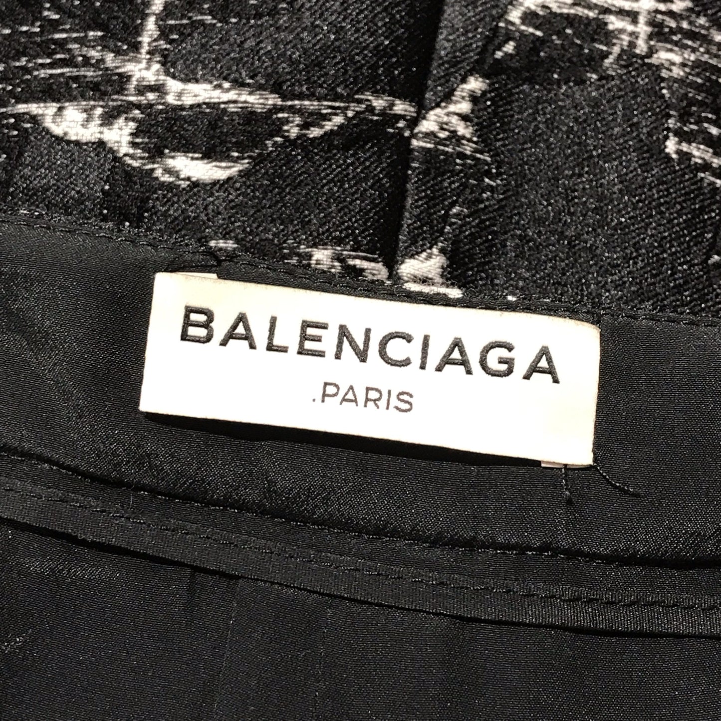 Short Balenciaga noire T.34