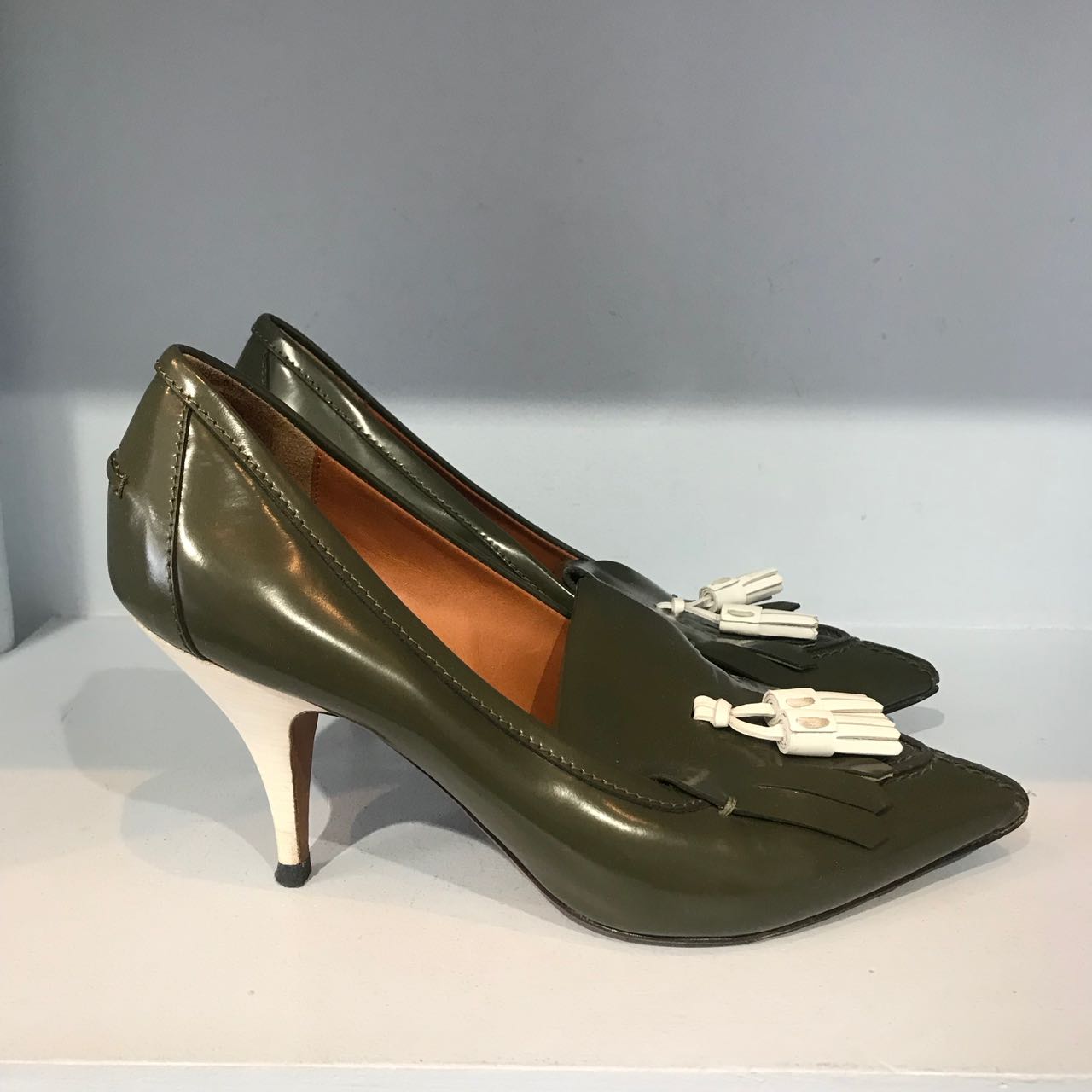 Escarpins Celine kaki T.40