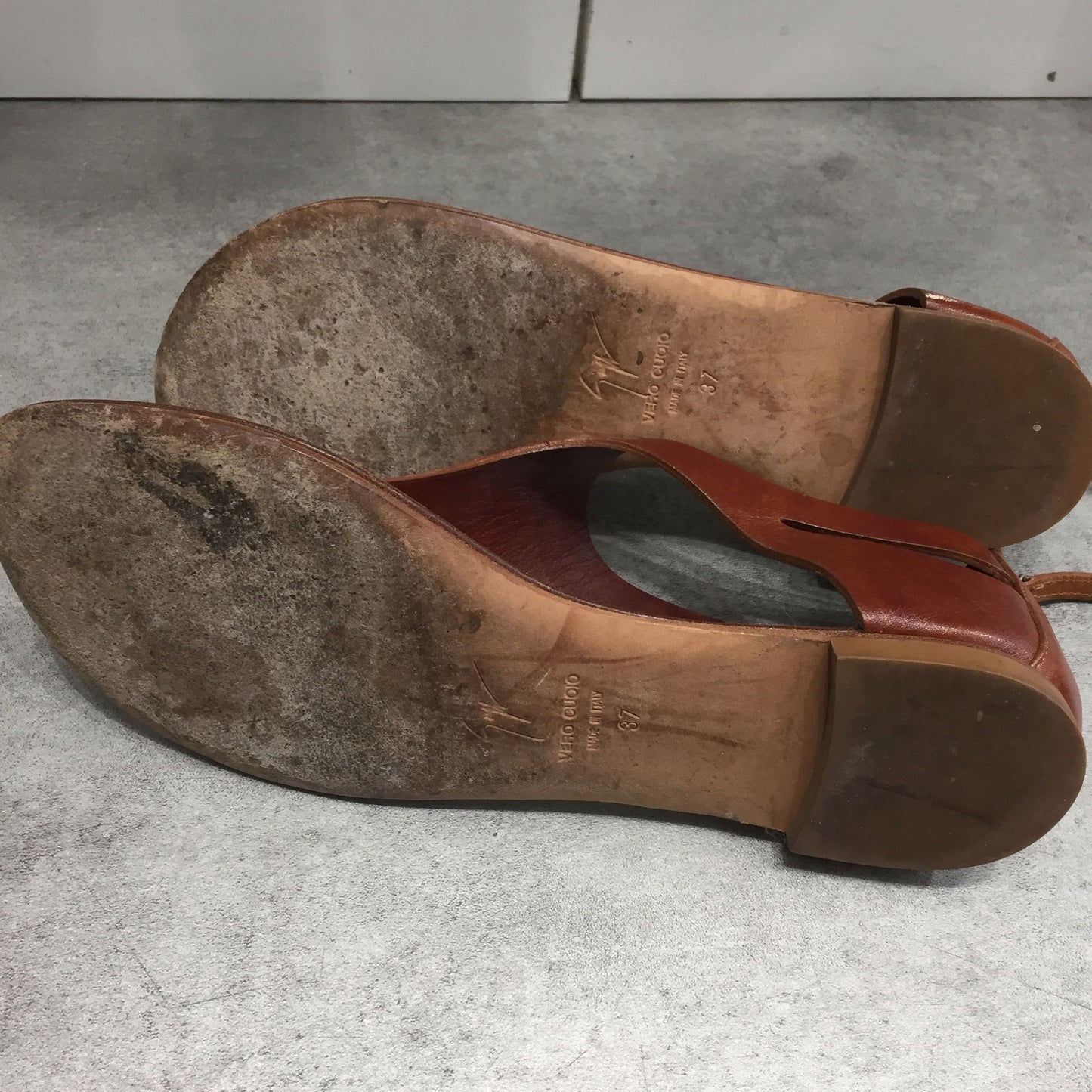 Sandales Giuseppe Zanotti marrons T.37