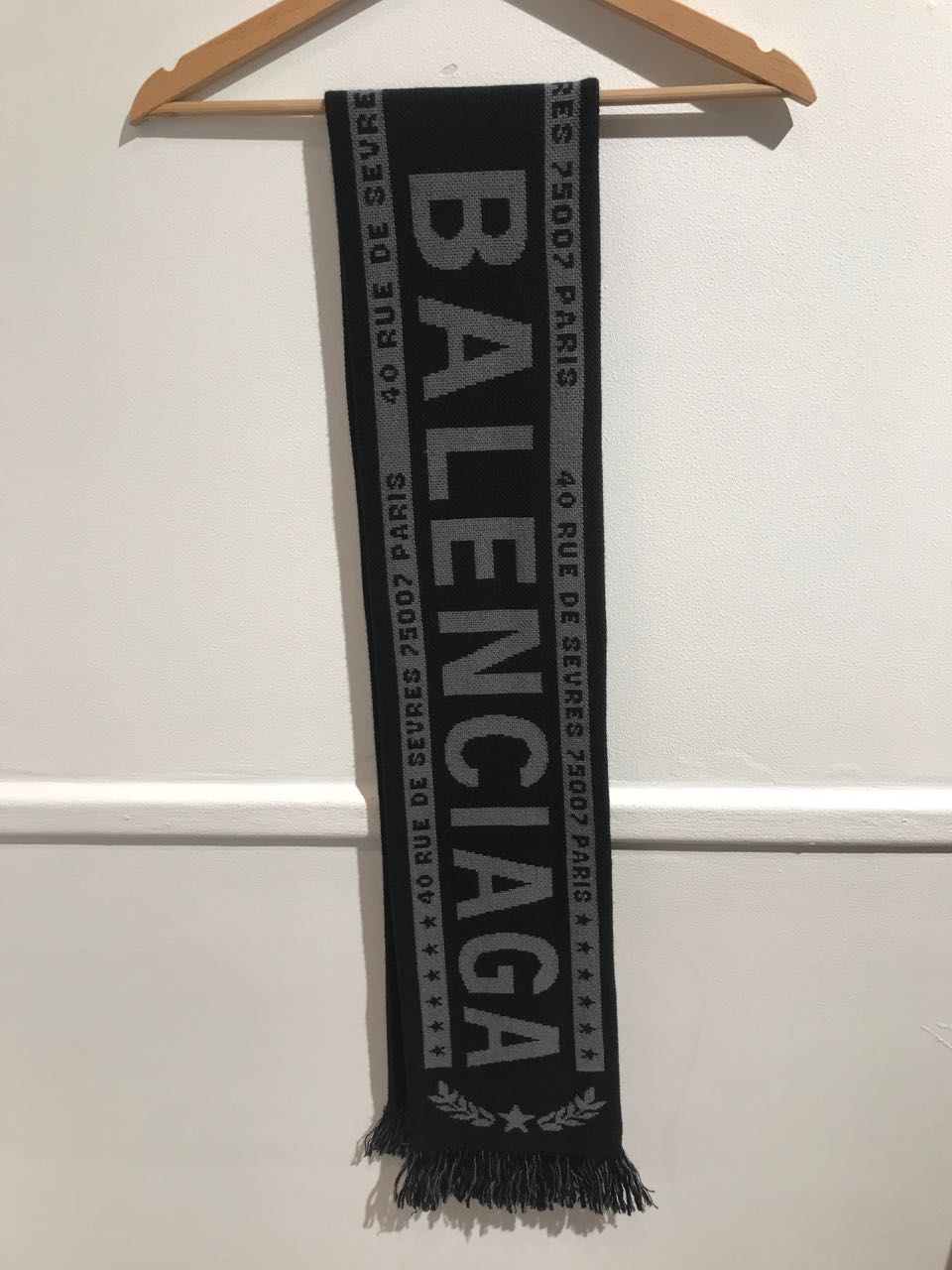Echarpe Balenciaga Neuve