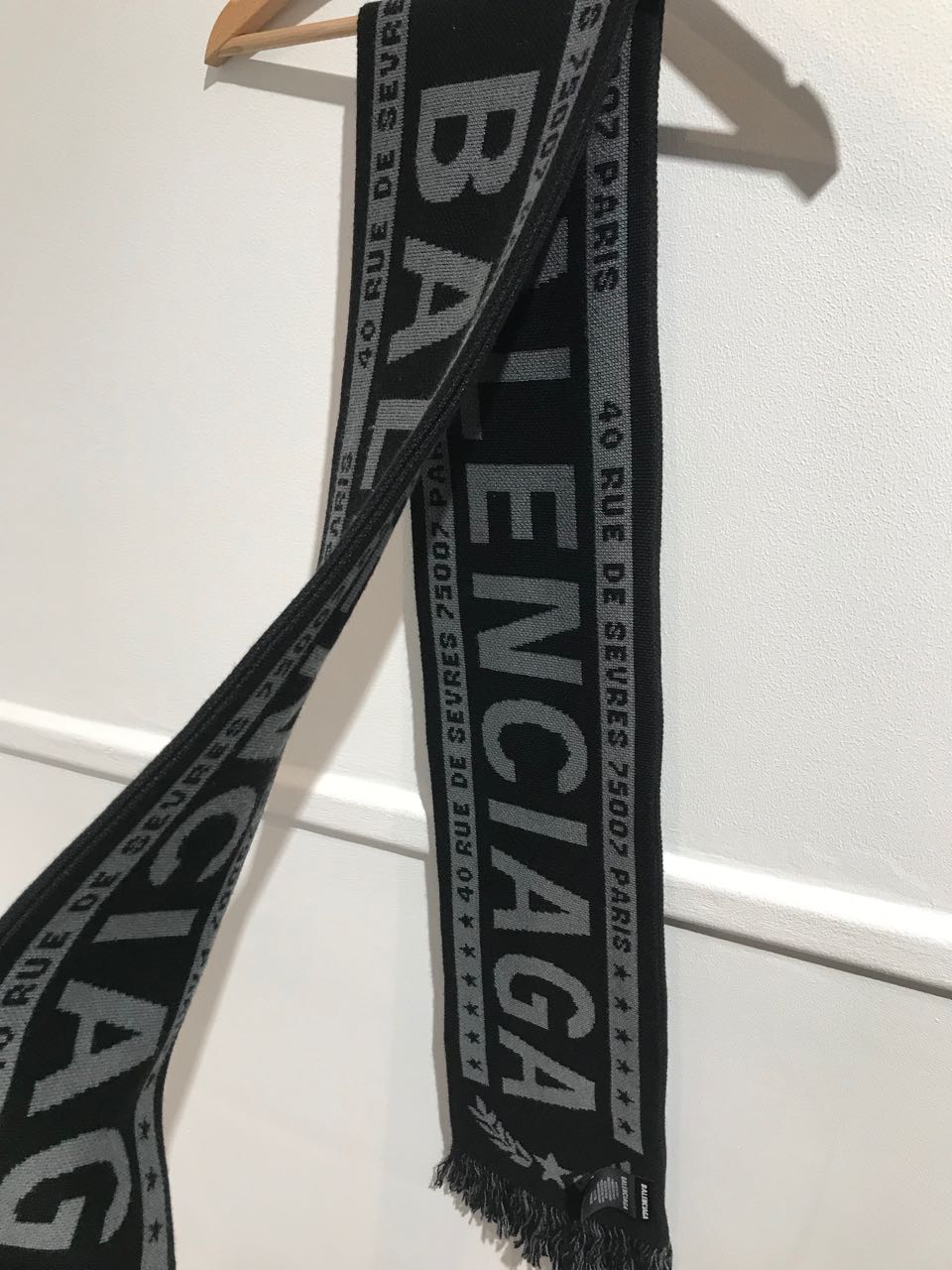 Echarpe Balenciaga Neuve