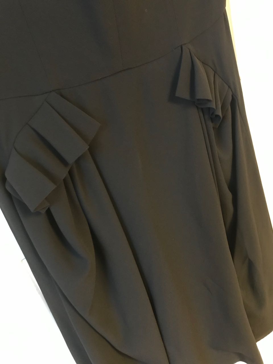 Robe Yves Saint Laurent noire T.40