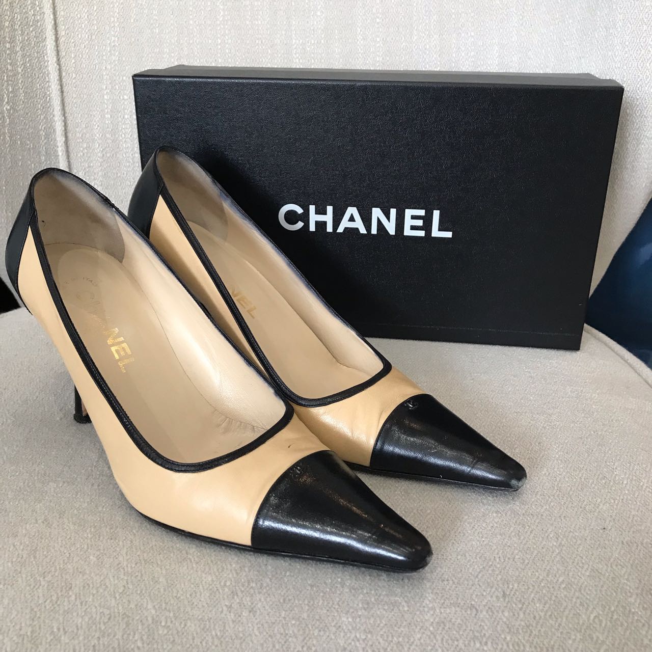 Escarpins Chanel beiges T.36,5