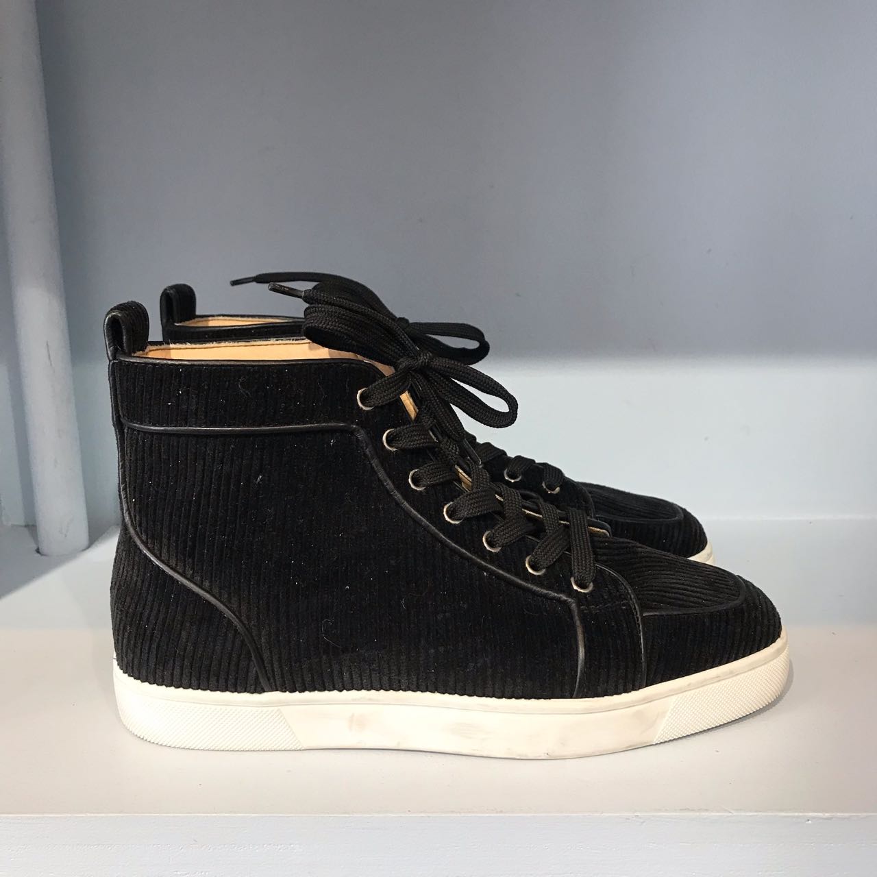 Baskets Christian Louboutin T.39