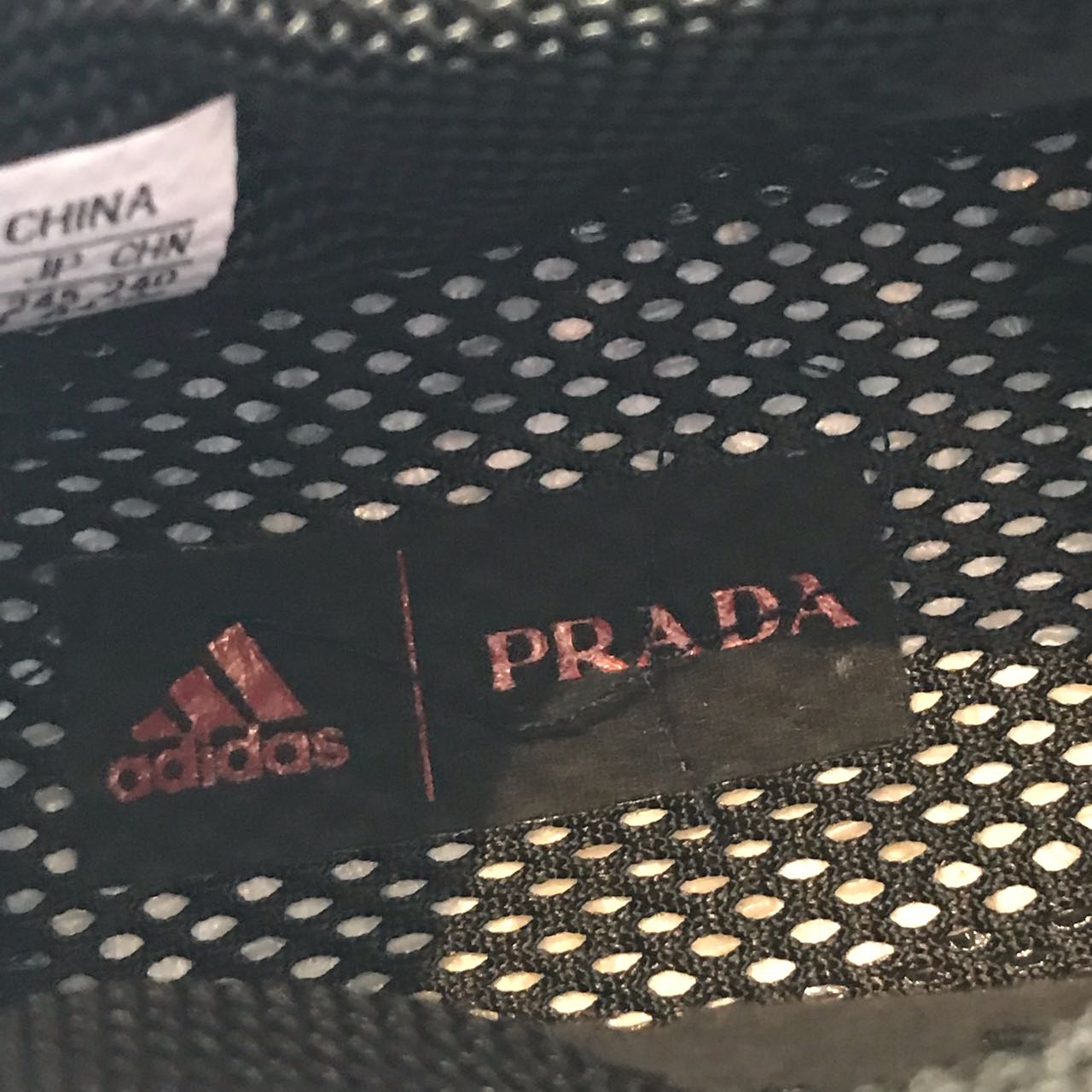 Baskets Prada x Adidas T.39,5