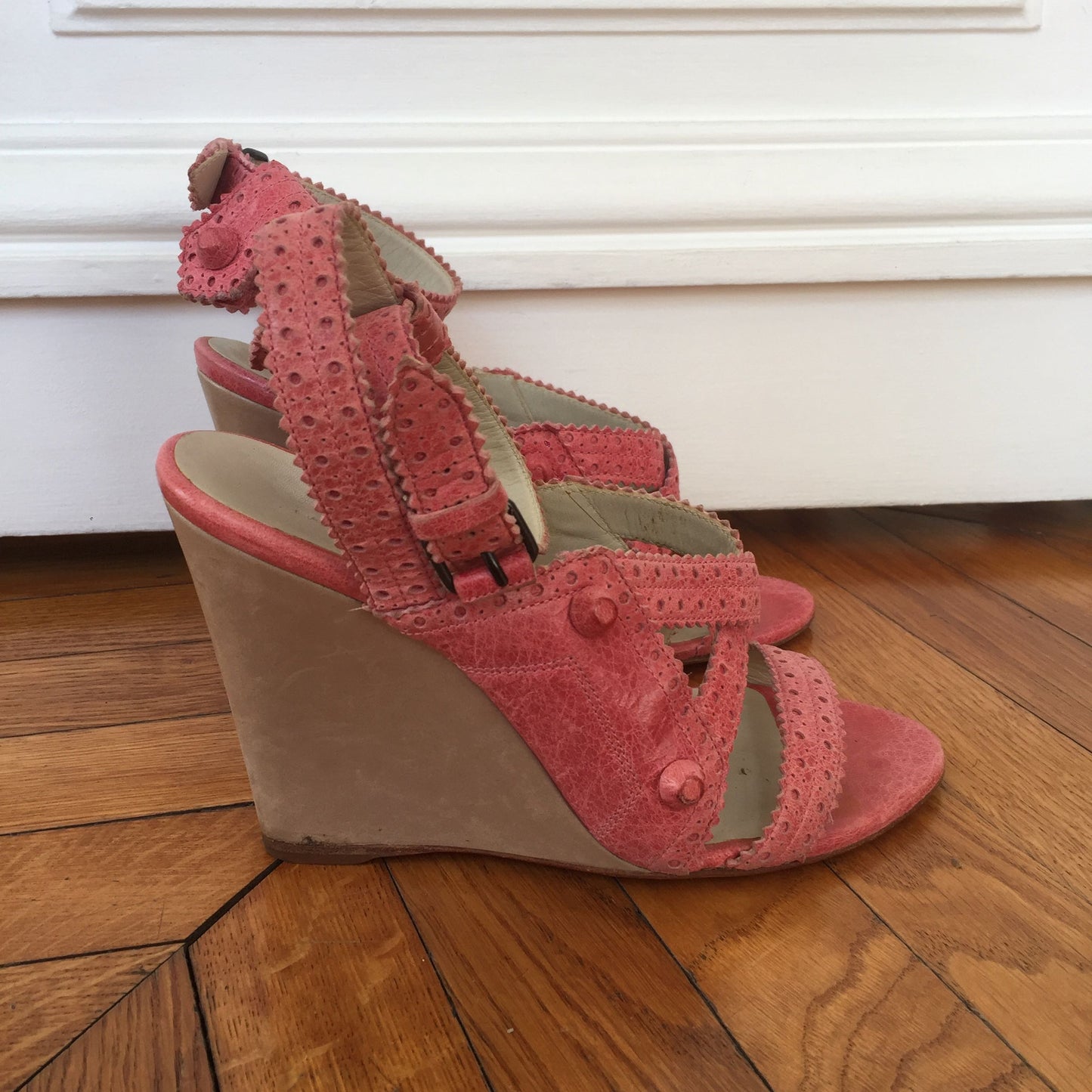 Sandales Balenciaga roses T.37