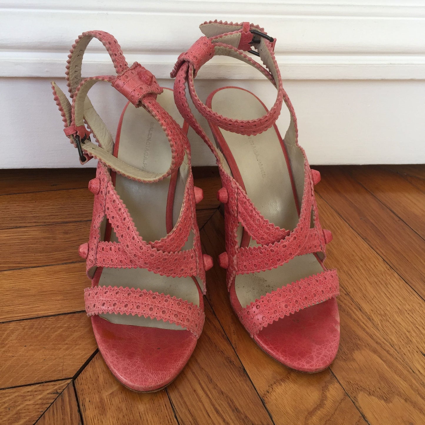 Sandales Balenciaga roses T.37