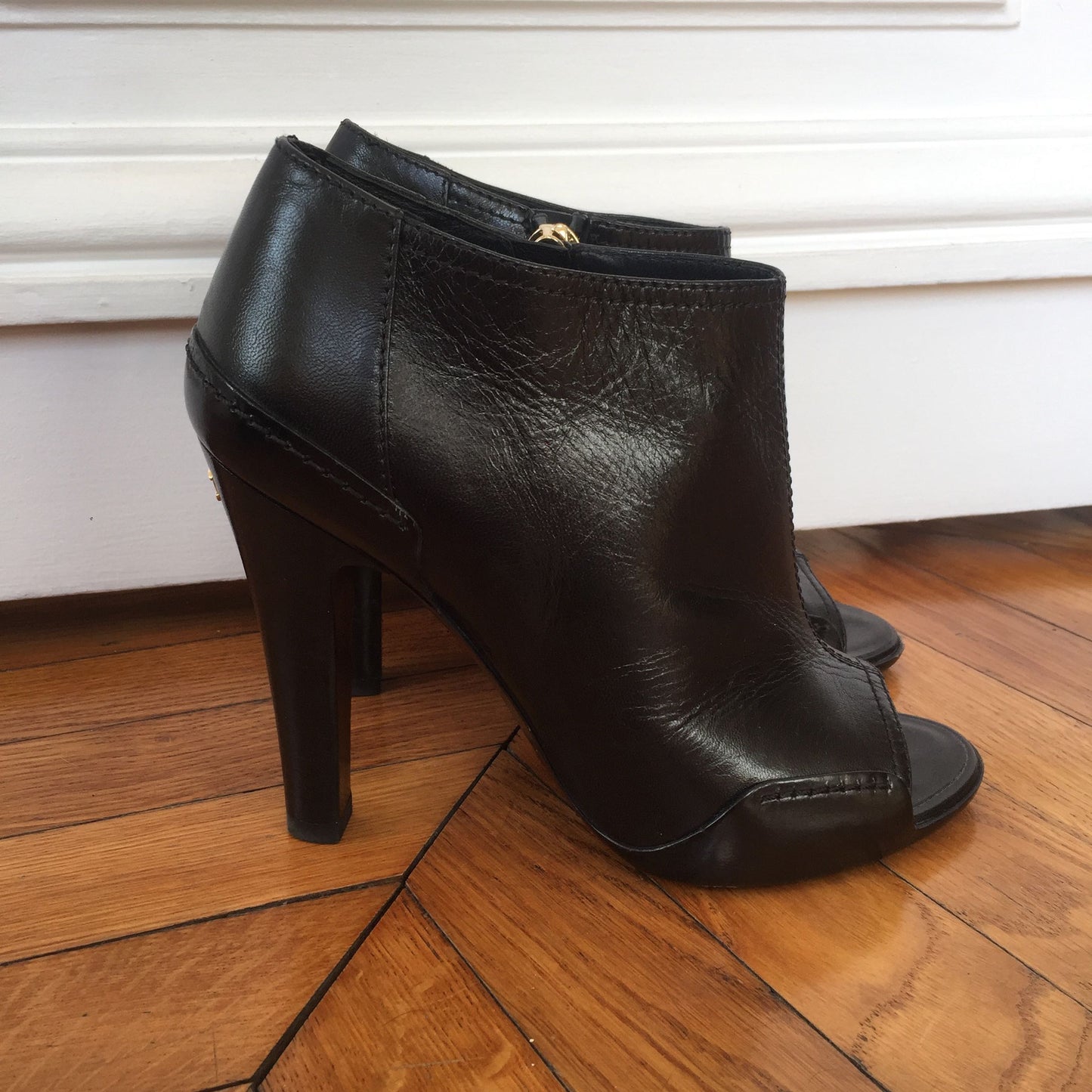 Boots Chanel noires T.36