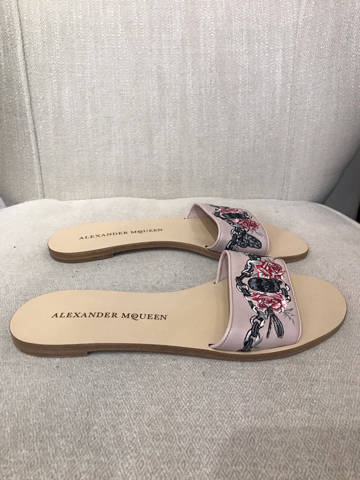 Sandales Alexander McQueen roses T.38,5