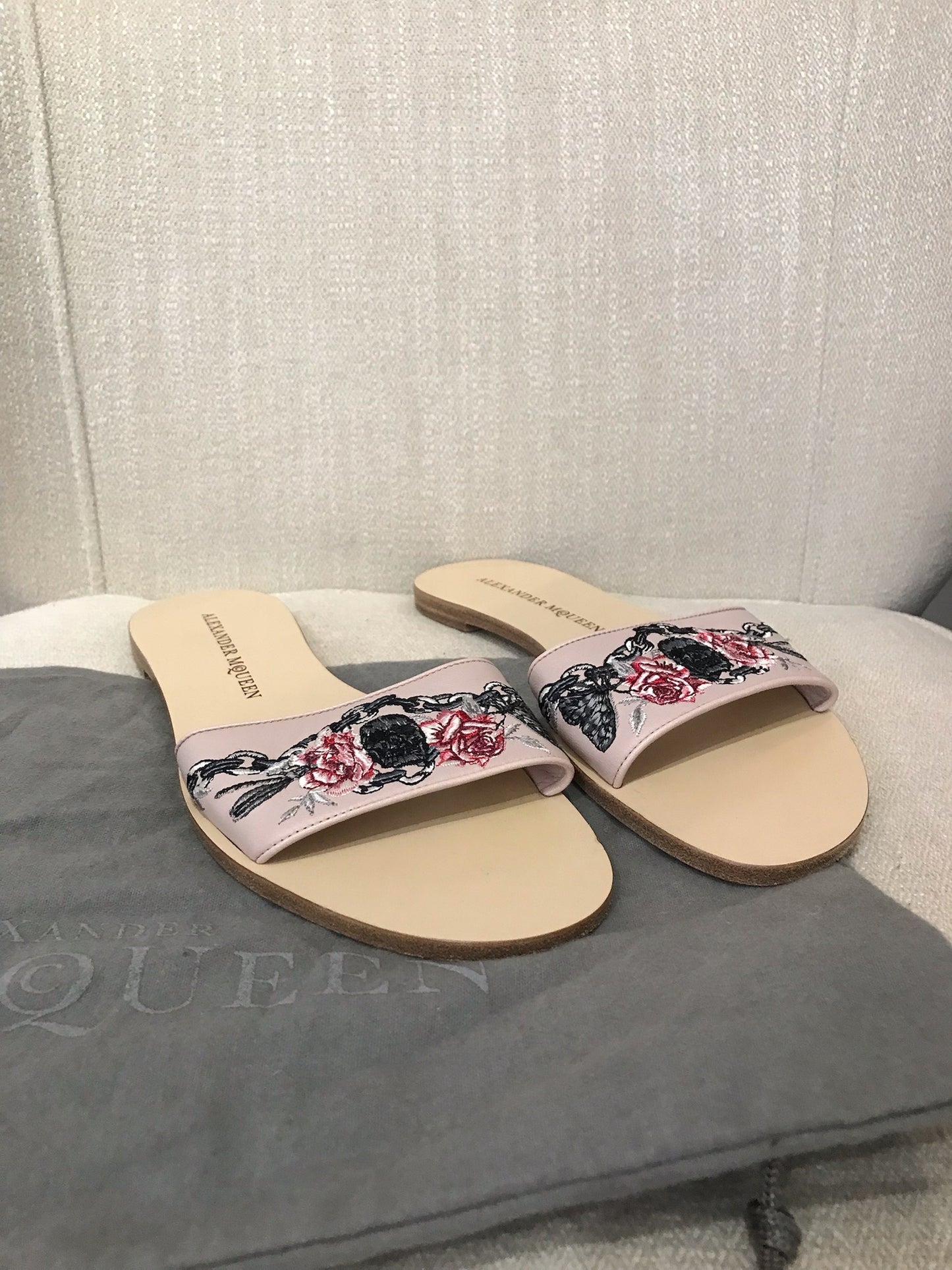 Sandales Alexander McQueen roses T.38,5