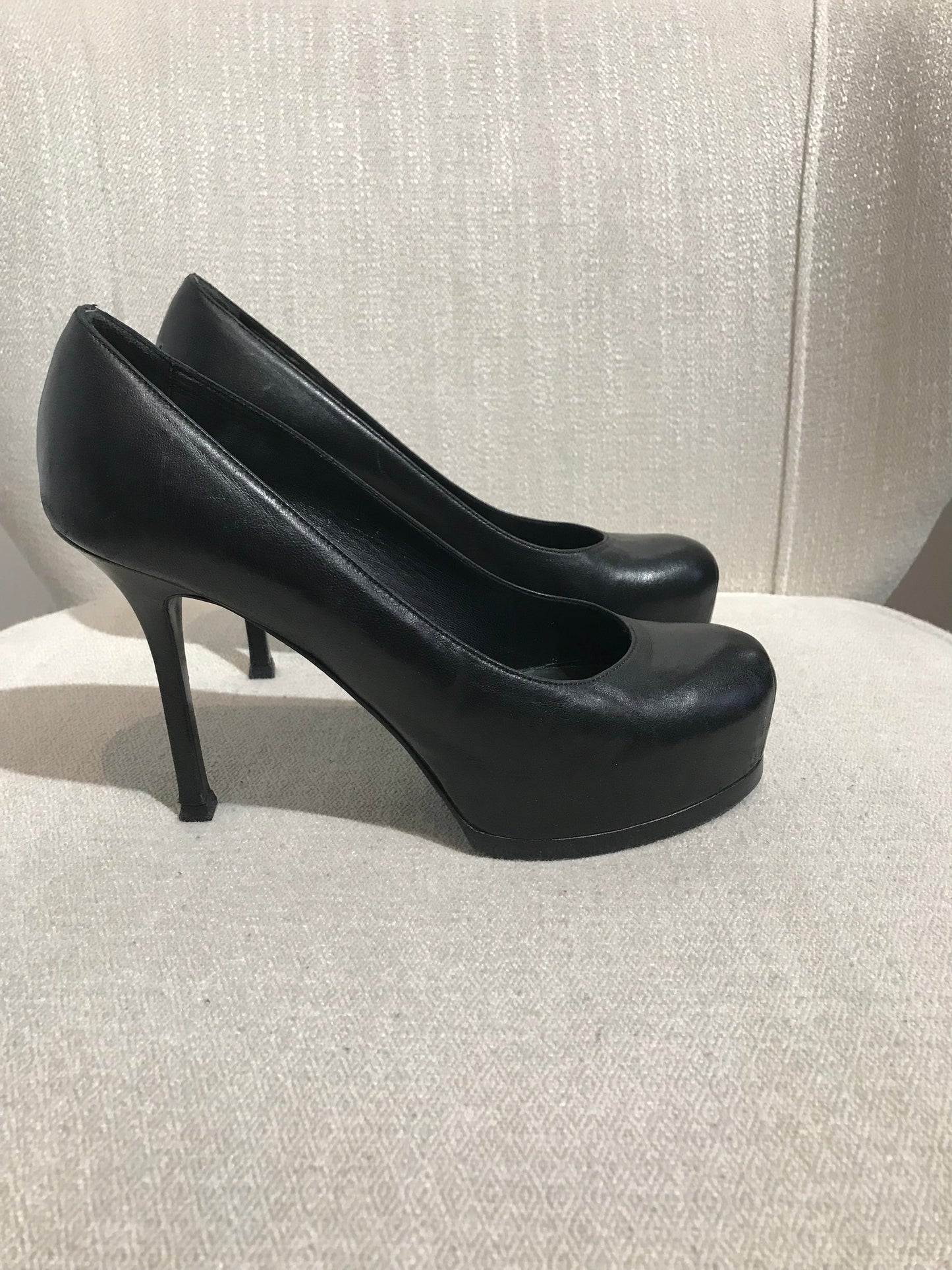 Escarpins Yves Saint Laurent noirs T.38
