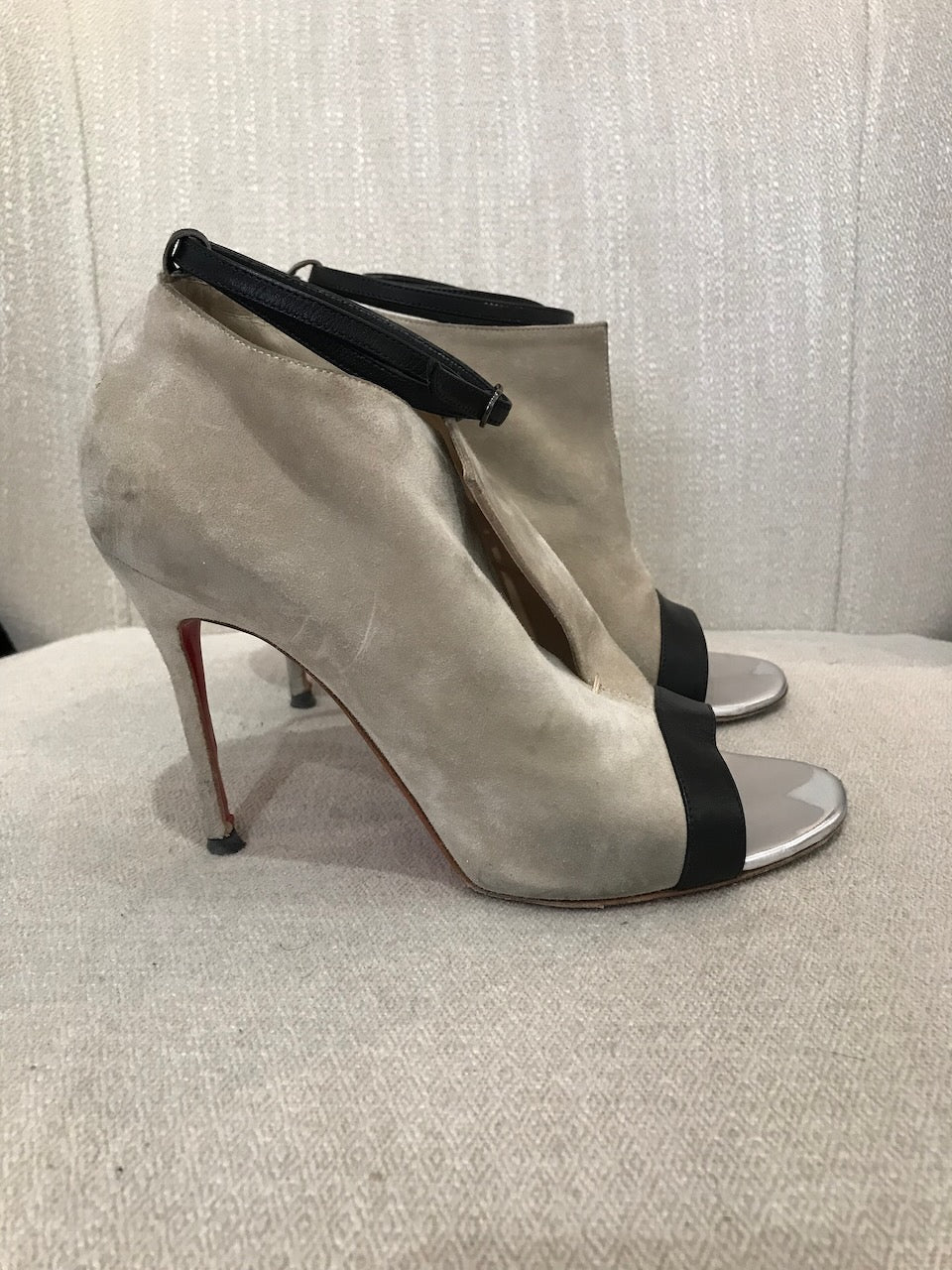 Boots Christian Louboutin grises T.37,5