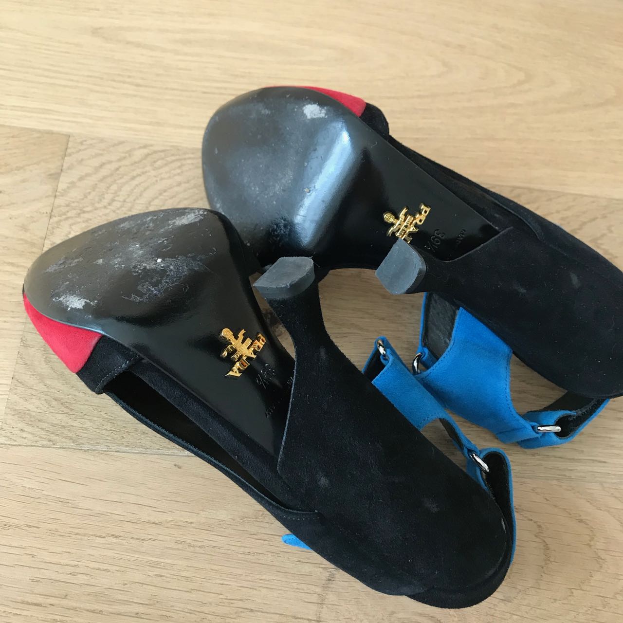 Sandales Prada T.39,5