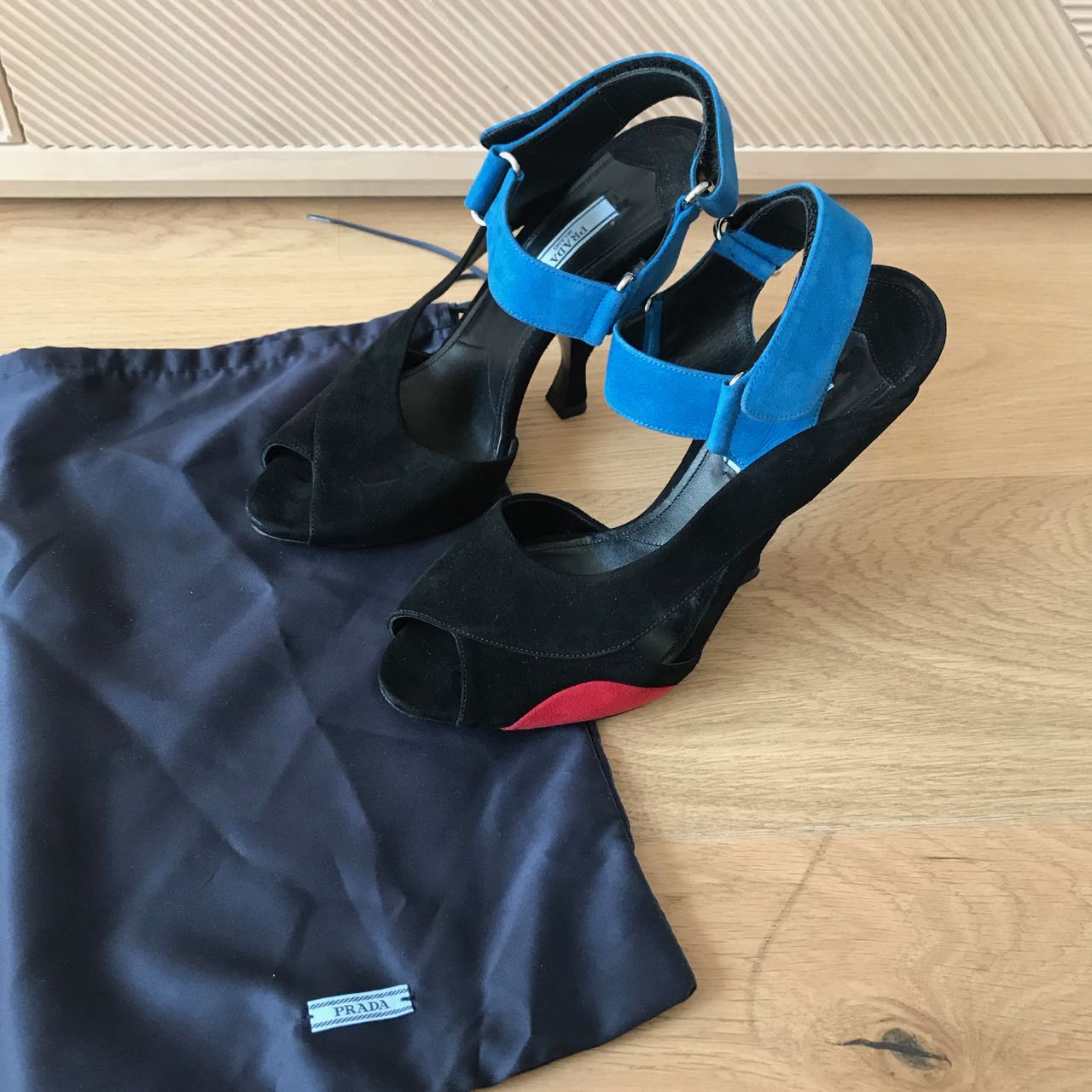 Sandales Prada T.39,5