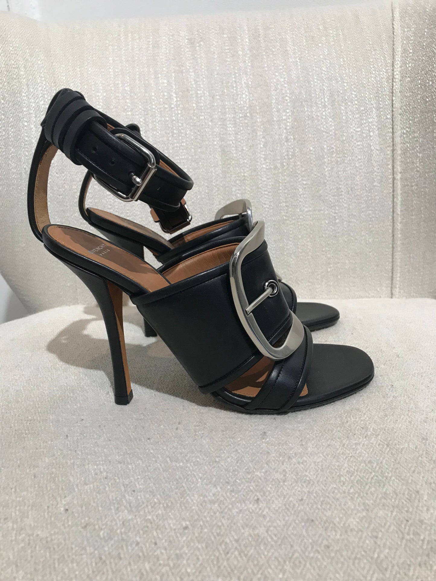 Sandales Givenchy noires T.36